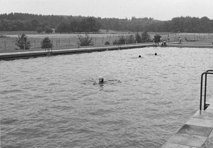 Blick übers Garlstorfer Schwimmbad, Foto: Irmi Harms