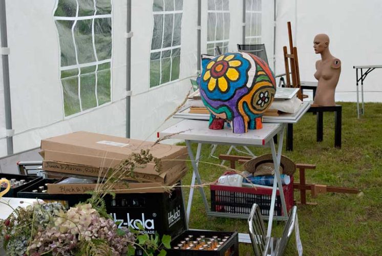 Kunstzelt im Aufbau - KUNST-stückchen 2015