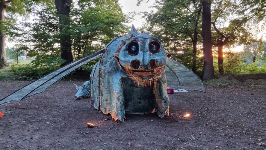 KUNST-stueckchen_2022-Abgebaut-Drache-Heike_Schader-Ulf_Petersen