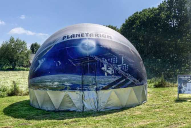 mobiles Planetarium, Globus